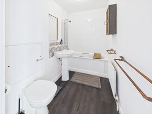 BATHROOM- click for photo gallery
